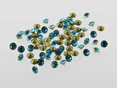 Produktbild von Vintageparts Strasssteine Glas türkis 3mm Chatons 30 Stück