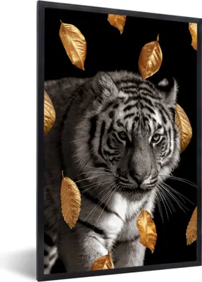 Produktbild von MuchoWow® MuchoWow® Gerahmtes Poster Tiger - Golden - Blätter 40x60 cm - Poster mit zchwarzem Bilderrahmen - Papierdruck - Wandbilder