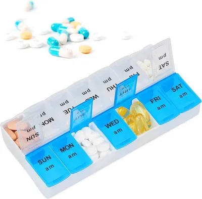 Productafbeelding van Famanu pillendoos voor wekelijkse medicatie-organisatie - Wit en blauw