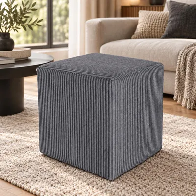 Produktbild von Best For Home | Würfel Pouf Hocker | Holzkohle Poof Fußhocker | Samt Sitzhocker für Wohnzimmer, Schlafzimmer & Flur | Polster Ottoman | Gepolstert Sitzpuff oder Sitzwürfel für Sofa oder Sessel, KI-generiertes Bild