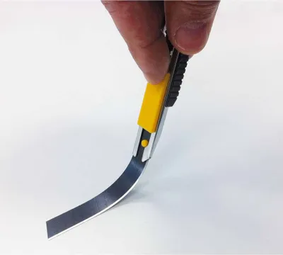 Image de Lop Lames Noires Fwb Cutter 12mm Conditionnement étui 10 Lames - Outil Parfait