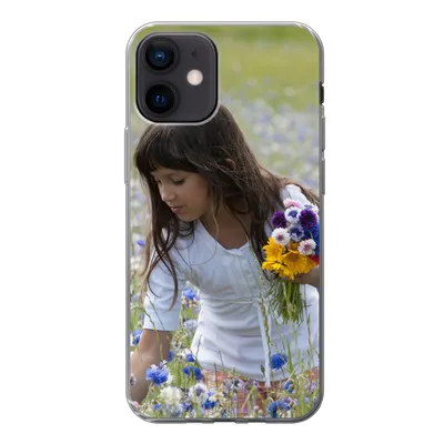 Produktbild von MuchoWow® Handyhülle Schutzhülle Hülle für iPhone 12 Mädchen - Blumen - Wiese Silikon Softcase Handy Hülle - Schutzhülle