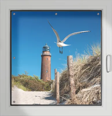Produktbild von Wallario Lichtschutzbild, Dekorativer Sichtschutz Sonnenschutz 96 x 100 cm mit Motiv: Möwe am Strand mit Leuchtturm - Verdunklung ohne Bohren
