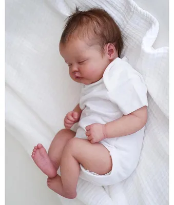 Zdjęcie produktu dla Lalka z bawełnianym ciałem o wysokości 48 cm, z przeszczepionymi włosami, zamkniętymi oczami i wszczepionymi rzęsami. Realistyczna lalka, krótki rękaw