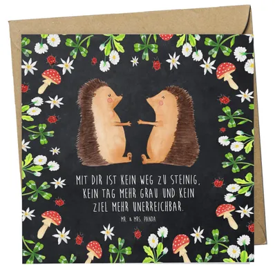 Produktbild von Mr. & Mrs. Panda Klappkarte Igel Liebe - Kreidetafel - Geschenk, doppelkarte, Ehefrau, Glückwunschkarte, faltkarte, anlasskarte, Hochzeitstag, Hochzeit, Jahrestag