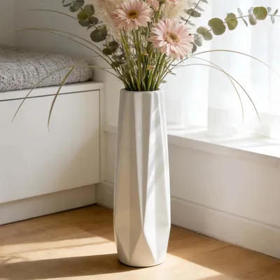 Productafbeelding van Hoge, witte keramische vaas voor bloemarrangementen en decoratie
