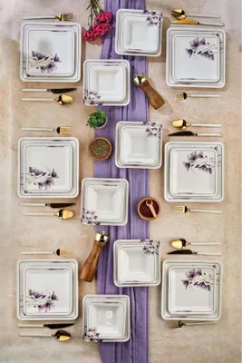 Image de Hermia Concept, service de table haut de gamme 24 pièces, 100 % céramique, blanc et violet | 6 assiettes de service (26 cm), 6 assiettes plates (22 cm), 6 bols (16 cm), 6 assiettes à dessert (20 cm) | Lavable au lave-vaisselle et utilisable au micro-ondes.