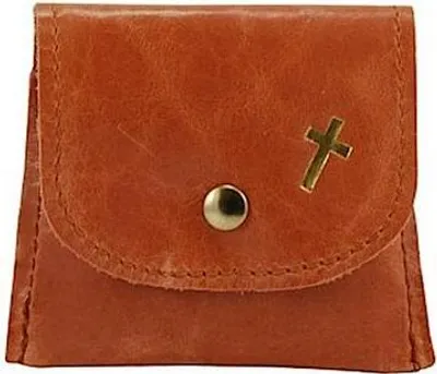 Produktbild von Rosenkranztäschchen braun, mit goldenem Kreuz und Druckknopf