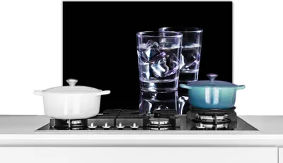 Produktbild von KitchenYeah®  Spritzschutz Küche - Küchenrückwand - Wandschutz für Herd und Spüle - Alkohol - Gläser - Getränke 70x50 - Alu-Dibond (Alternative zum Spritzschutz aus Glas) - Hitzebeständig - Herdspritz
