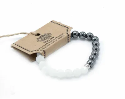 Produktbild von Armband aus geschnitztem Edelstein – Magnetquarzstein