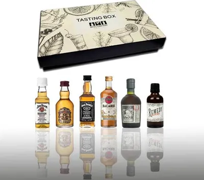 Produktbild von Whisky Rum 6er Tasting Box - 3x Whisky + 3x Rum Miniaturen Probierset Geschenk Set mit Jim Beam Chivas Jack Daniels Bacardi Botucal Remedy