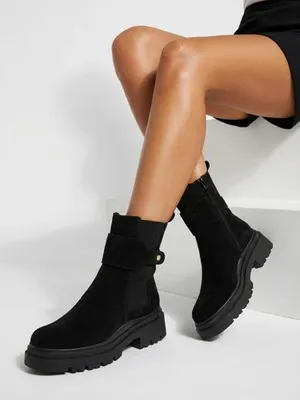 Produktbild von Royalfashion Schwarze Damenstiefel mit Zierriemen Doasa, Größe 40