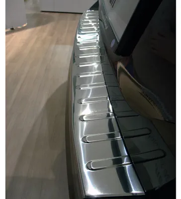 Produktbild von Ladekantenschutz mit Abkantung passend für VW Touran 2 5T Edelstahl ab Bj. 2015-