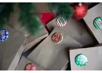 Productafbeelding van Knoop adventskalender 4 cm set van 24