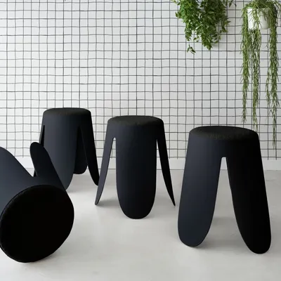 Produktbild von sweeek - 4er Set stapelbare Hocker, strukturierter Bouclébezug - Schwarz