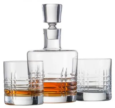 Imagen del producto de SCHOTT ZWIESEL, juego de 1 pieza. Botella de whisky BASIC BAR CLASSIC V 750 G, referencia 120160.SCHOTT ZWIESEL, juego de 2 piezas. Vasos tipo "Old Fashioned" BASIC BAR CLASSIC 60, referencia 119637