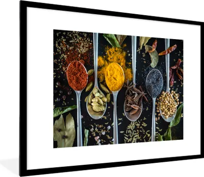 Produktbild von MuchoWow® Gerahmtes Poster Löffel - Gewürze - Kräuter - Lebensmittel - Tisch 80x60 cm - Poster mit Schwarzem Bilderrahmen Wandposter Rahmen Foto Bilder - Schlafzimmer-Dekorationen - Fotoposter
