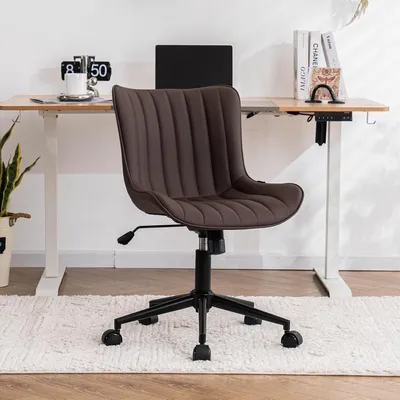 Obrázek produktu pro Hnědá ergonomická kancelářská židle z umělé kůže s nastavitelnou výškou a otočnými kolečky