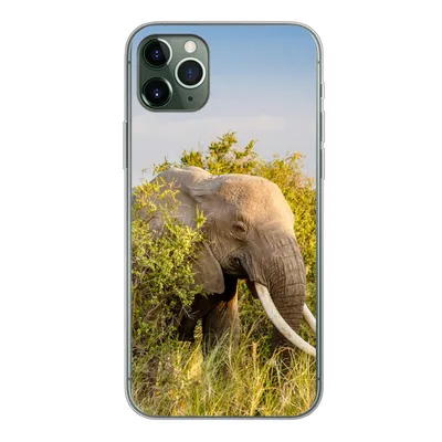 Produktbild von MuchoWow® Handyhülle Schutzhülle Hülle für iPhone 11 Pro Max Elefant - Tiere - Gras - Grün - Berg Silikon Softcase Handy Hülle - Schutz