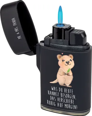 Produktbild von Mr. & Mrs. Panda Feuerzeug Quokka Happy - Schwarz - Geschenk, Niedliches Tier, gas anzünder, Lustiger Spruch, Verschieben, Dinge Erledigen, Lustige Sprüche, Feuerzeuge