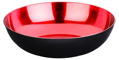 Eine runde Design-Dekoschale aus Kunststoff mit 30 cm Durchmesser, außen mattschwarz und innen glänzend rot, ausschließlich für Dekorationszwecke.