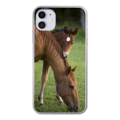 Produktbild von MuchoWow® Handyhülle Schutzhülle Hülle für iPhone 11 Pferde - Gras - Porträt Silikon Softcase Handy Hülle - Handytasche