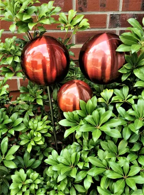 Produktbild von Rosenkugel 3er Set 15-15-10 cm Edelstahl rot matt gebürstet mit Stab 80 cm Beetstecker