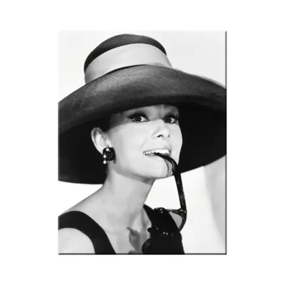 Zdjęcie produktu dla Nostalgic-Art - Magnes 6 x 8 cm - Śniadanie u Tiffany'ego - Audrey - Kapelusz i okulary