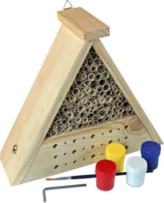 Produktbild von Insektenhotel Bausatz inkl. Farben & Pinsel für Kinder