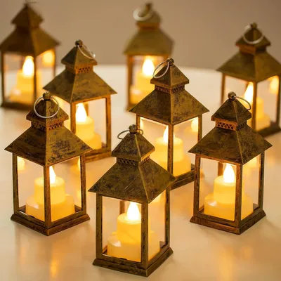 Image de Décoration de mariage avec lanternes - 10 lanternes décoratives LED miniatures à suspendre, idéales pour la décoration de table de Noël