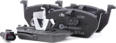 Produktbild von ATE Bremsbeläge Satz Vorne für VW Golf VII Schrägheck (5G1, BQ1, BE1, BE2) 13.0470-7303.2