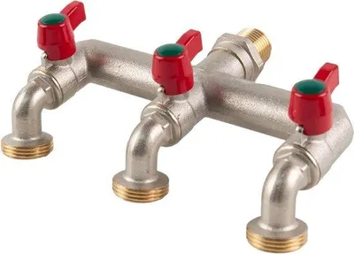 Obrázek produktu pro třícestný venkovní vodovodní kohoutek Zahradní kohoutek se třemi 3/4" výstupy a T-rozdělovačem - Mosazná hadicová přípojka