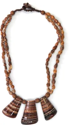 Produktbild von Kurze Kette Isis mit Muschelanhängern von collezione alessandro
