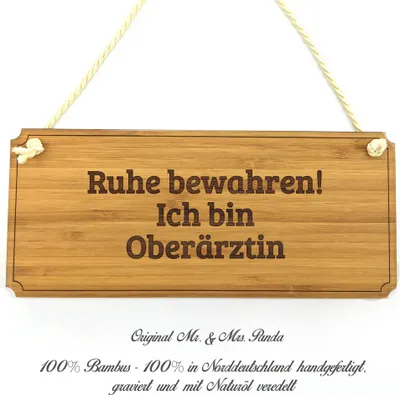 Produktbild von Mr. & Mrs. Panda Werbeschild Oberärztin - Geschenk, Geschenkidee, Türschild, Shabby, Hinweisschild, Gratulation, Schild, Infotafel, Abschluss, Wegweiser, Landhaus