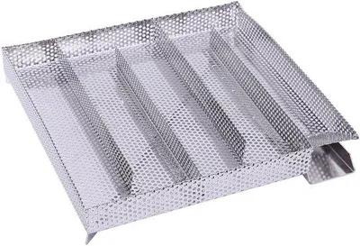 Zdjęcie produktu dla Generator dymu na zimno do przestrzeni między meblami - 27 x 26,5 cm, stal nierdzewna - do wędzenia na zimno i tradycyjnego wędzenia, wędzarnia z rusztem do dymu