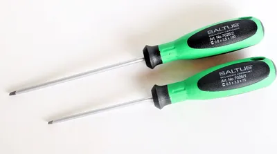 Produktbild von SALTUS Schraubendreher Satz 2 teilig Schraubenzieher Set Kreuz Schlitz Profi