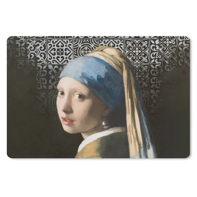 Produktbild von MuchoWow® Mauspad Mousepad Mädchen mit Perlenohrring - Schwarz und Weiß 27x18 cm - Mousepads - Maus Mat - Pad - Mausunterlage - Büroartikel - Desk Matten