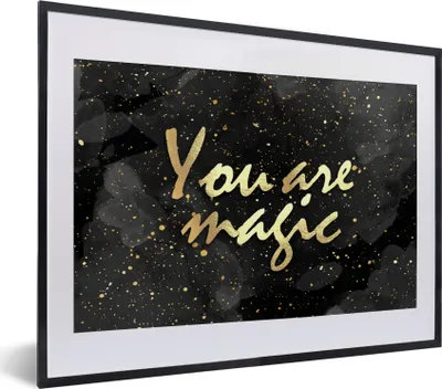 Produktbild von MuchoWow® Gerahmtes Poster Zitate - Magie - Gold - Schwarz 40x30 cm - Poster mit Schwarzem Bilderrahmen Wandposter Rahmen Foto Bilder - Bilderrahmen - Poster im Rahmen