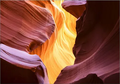 Produktbild von Wallario Fototapete Vliestapete, seidenmatte Oberfläche, einfache Verarbeitung, Größe 200 x 140 cm, Motiv Schlucht aus Sandstein in Arizona  Antelope Canyon