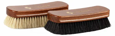 Imagen del producto de Cepillo para zapatos hecho de pelo fino de caballo: pulido eficaz para calzado. Juego de 2 unidades