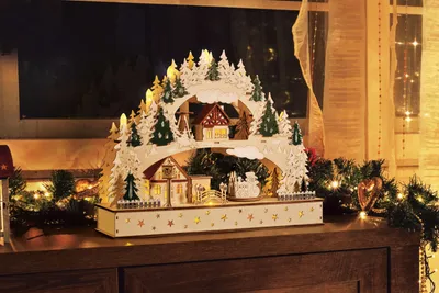 Produktbild von Weihnachtlicher Schwibbogen fahrender Zug, LED Kerzen und Timerfunktion, Weihnachtsdekoration, Holzdesign mit Winterszene, Beleuchteter Lichterbogen