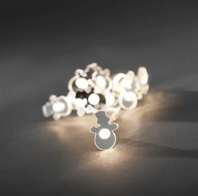Produktbild von LED Dekolichterkette, 10 transparente Schneemänner, verspiegelt, 10 warm weiße Dioden, batteriebetrieben, bis zu 120h, transparentes Kabel