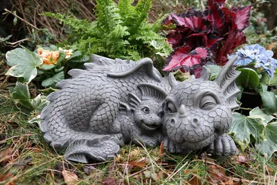 Produktbild von Süsser Gartendrache Mutter mit Baby Drache Figur Gartenfigur 30 cm
