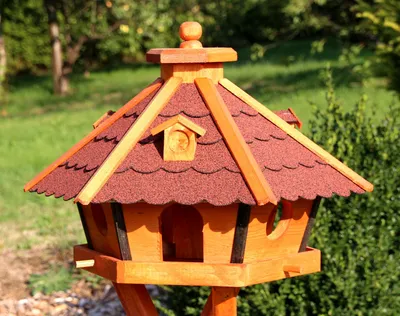 Produktbild von XL Vogelhaus rot Typ 24 aus Holz 57x38 cm NEU