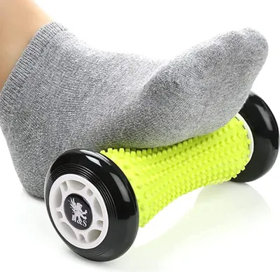 Immagine prodotto di H&S Rullo riccio per massaggio mani e piedi dello sperone del tallone - rullo massaggiatore per piedi in silicone - rullo massaggiatore per piedi con nodi - rullo per fasce massaggio per piedi