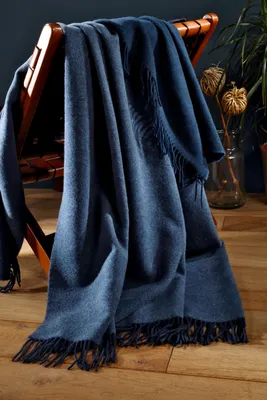 Produktbild von Biederlack Plaid mit Fransen Kaschmir Farbe jeans-marine Größe 150 x 200