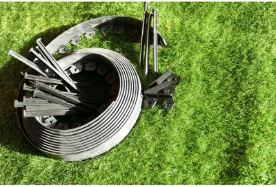 Produktbild von Flexible Gartenumrandung, Pfähle, Verbinder - 9 Meter