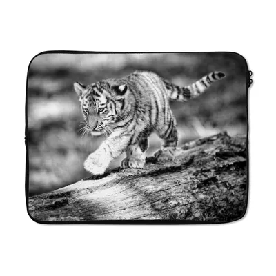 Produktbild von MuchoWow® Laptop Hülle 14 ZollTiger - Baum - Junge - Schwarz - Weiß Laptoptasche - Laptoptasche - Stoßsicher - Schutzhaube