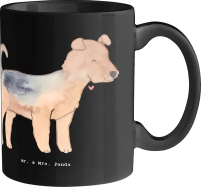 Produktbild von Mr. & Mrs. Panda Trinkbecher Airedale Terrier Abenteuer - Schwarz - Geschenk, Hunderassen Beschreibung, milchkaffeetasse, Keramiktasse, Wachhund, Becher, Hundetraining