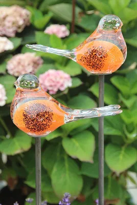 Produktbild von 2er Set Gartenstecker Glasvogel Deko Beetstecker Handarbeit Skulptur Vogel 7 (Orange Schwarz)